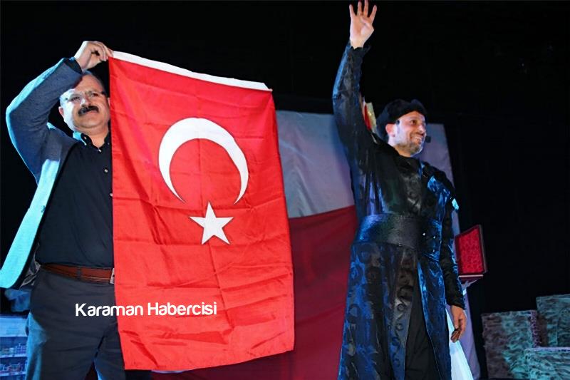 “Biz Bir’iz, Bir Ölür, Bin Diriliriz” Oyunu Sahnelendi 9