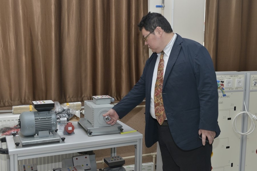 Teknoloji Devi Mitsubishi Electric KMÜ'yü Ziyaret Etti 3