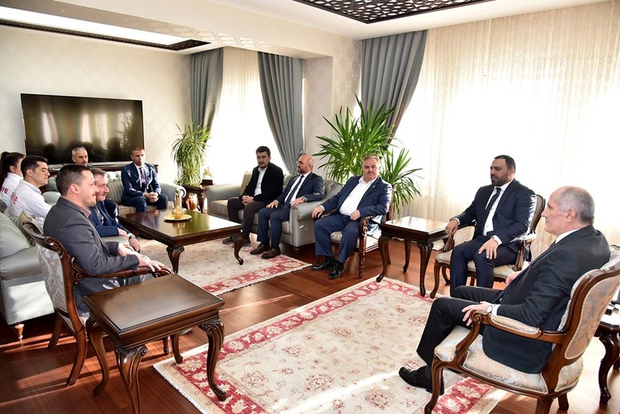 Gençlik ve Spor Bakanlığı Bakan Yardımcısı Hamza Yerlikaya'dan Vali Fahr 4