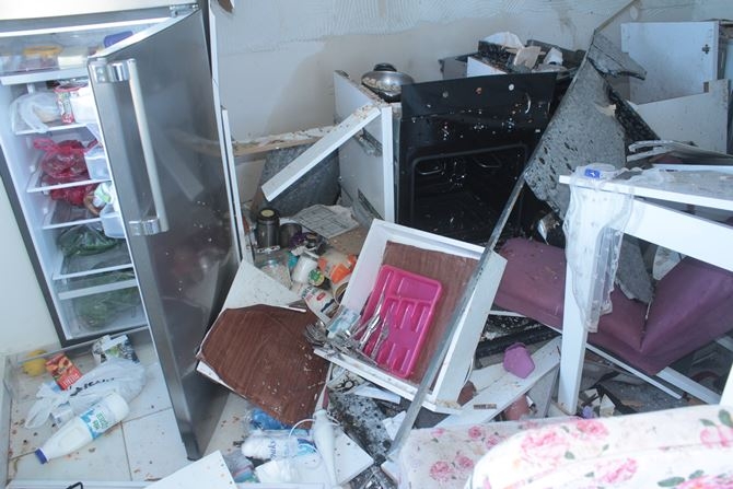 Antalya'da Tüpgaz Patlaması Evi Kullanılmaz Hale Getirdi 2