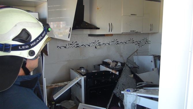Antalya'da Tüpgaz Patlaması Evi Kullanılmaz Hale Getirdi 3