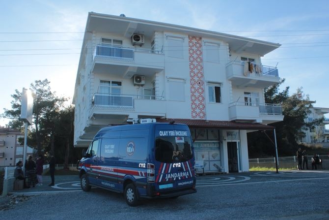 Antalya'da Tüpgaz Patlaması Evi Kullanılmaz Hale Getirdi 4
