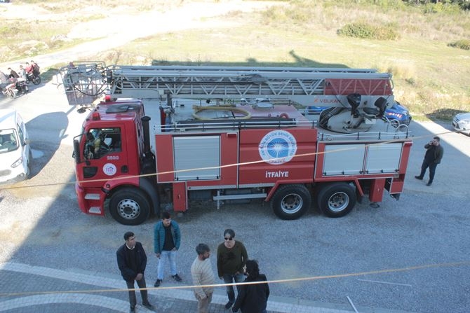 Antalya'da Tüpgaz Patlaması Evi Kullanılmaz Hale Getirdi 8
