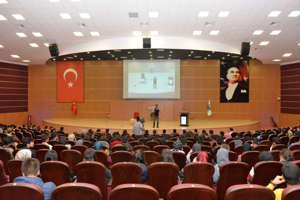 Oyuncu Hakan Bilgin Karaman'da Öğrencilerle Buluştu 2