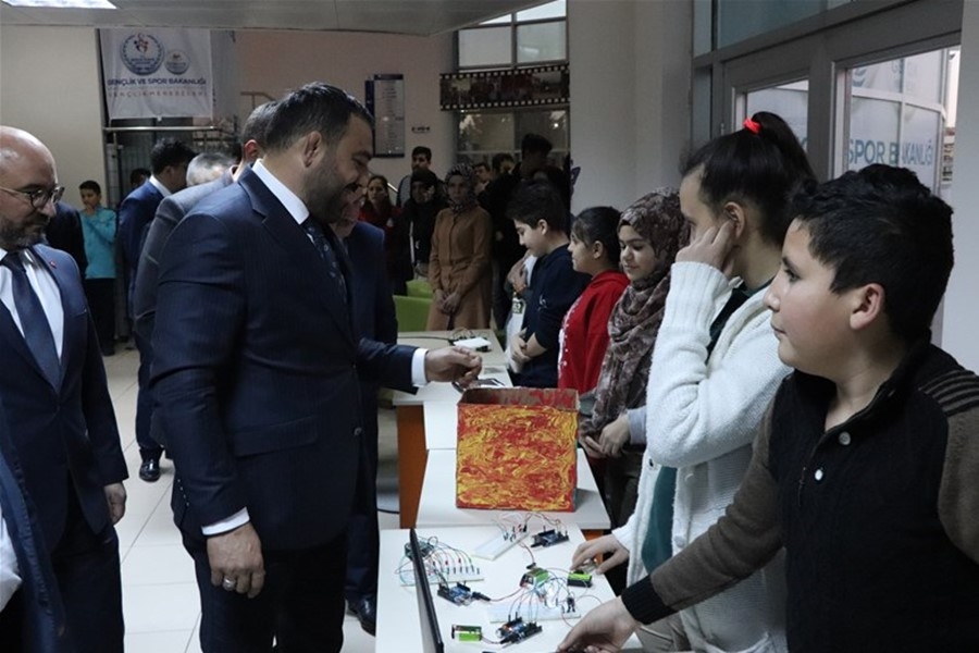 Gençlik ve Spor Bakan Yardımcısı ile Kredi ve Yurtlar Kurumu Genel Müdür 10