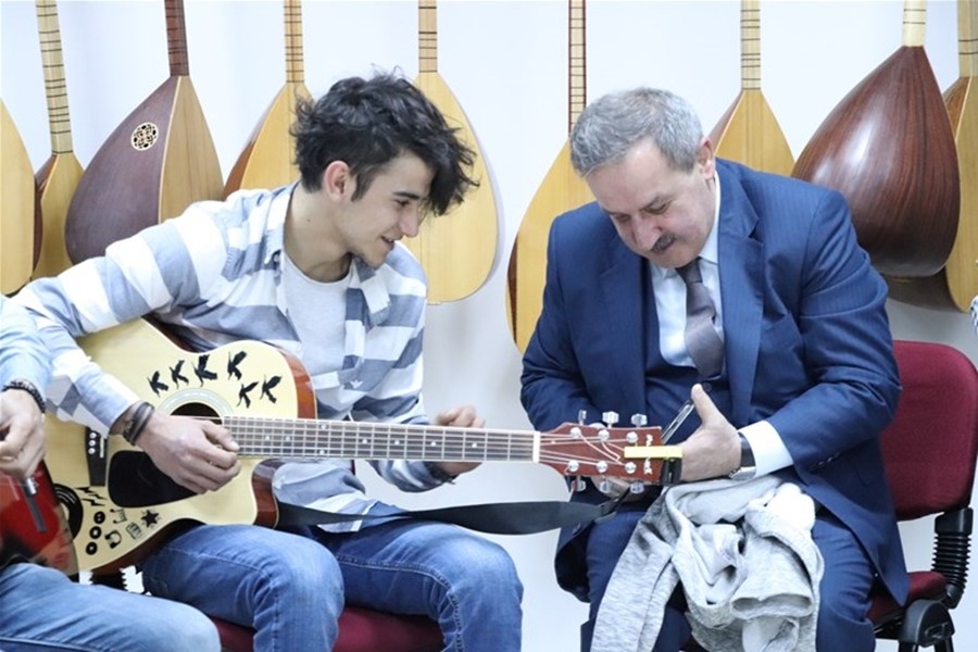 Gençlik ve Spor Bakan Yardımcısı ile Kredi ve Yurtlar Kurumu Genel Müdür 32