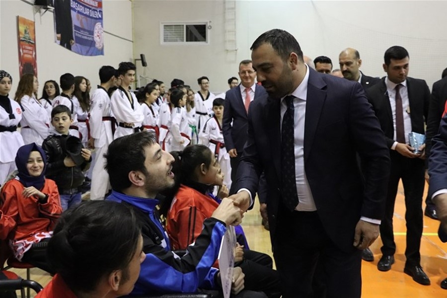 Gençlik ve Spor Bakan Yardımcısı ile Kredi ve Yurtlar Kurumu Genel Müdür 35