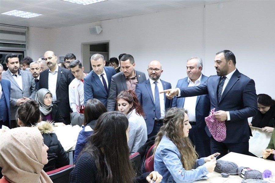 Gençlik ve Spor Bakan Yardımcısı ile Kredi ve Yurtlar Kurumu Genel Müdür 39