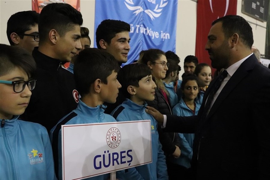 Gençlik ve Spor Bakan Yardımcısı ile Kredi ve Yurtlar Kurumu Genel Müdür 44