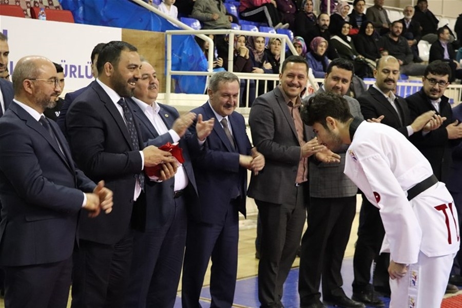 Gençlik ve Spor Bakan Yardımcısı ile Kredi ve Yurtlar Kurumu Genel Müdür 59