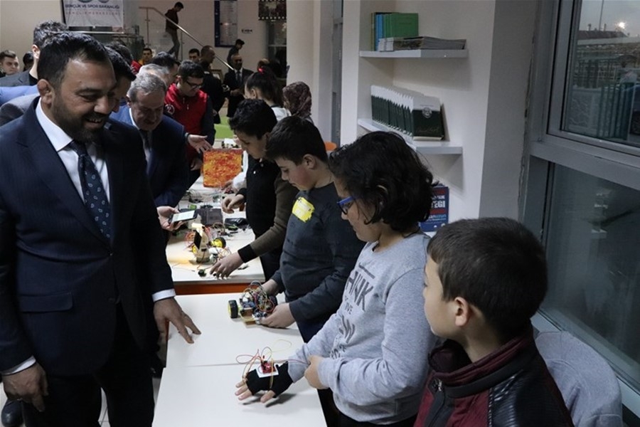 Gençlik ve Spor Bakan Yardımcısı ile Kredi ve Yurtlar Kurumu Genel Müdür 6