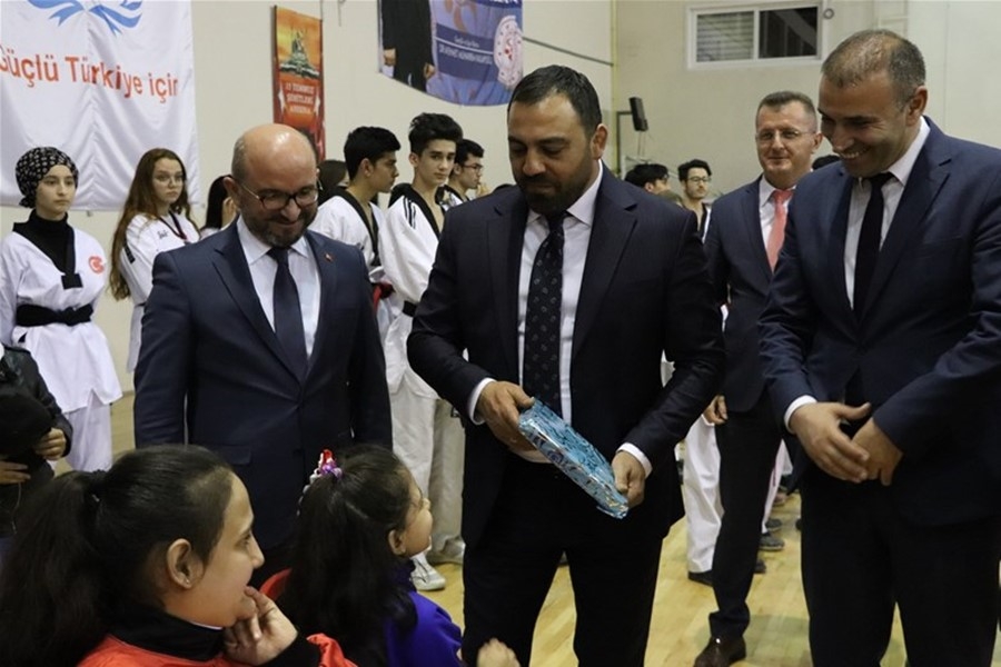 Gençlik ve Spor Bakan Yardımcısı ile Kredi ve Yurtlar Kurumu Genel Müdür 66