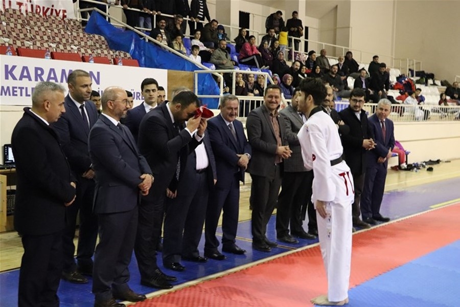 Gençlik ve Spor Bakan Yardımcısı ile Kredi ve Yurtlar Kurumu Genel Müdür 69