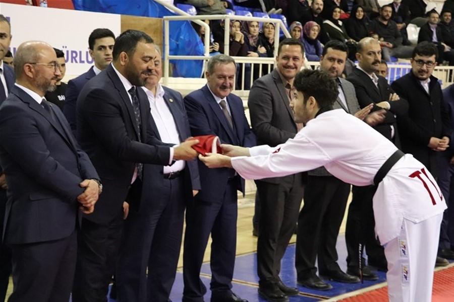 Gençlik ve Spor Bakan Yardımcısı ile Kredi ve Yurtlar Kurumu Genel Müdür 70