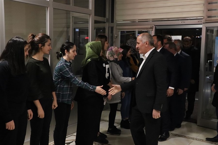 Gençlik ve Spor Bakan Yardımcısı ile Kredi ve Yurtlar Kurumu Genel Müdür 73