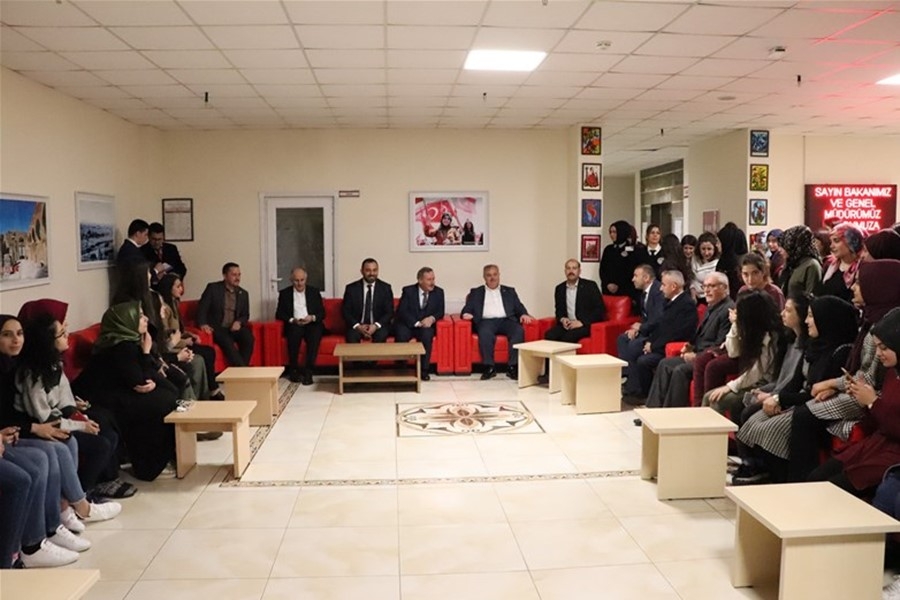 Gençlik ve Spor Bakan Yardımcısı ile Kredi ve Yurtlar Kurumu Genel Müdür 76