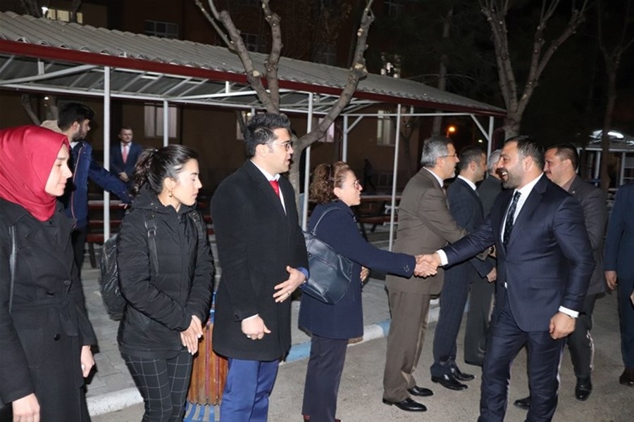 Gençlik ve Spor Bakan Yardımcısı ile Kredi ve Yurtlar Kurumu Genel Müdür 82