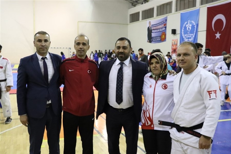 Gençlik ve Spor Bakan Yardımcısı ile Kredi ve Yurtlar Kurumu Genel Müdür 89