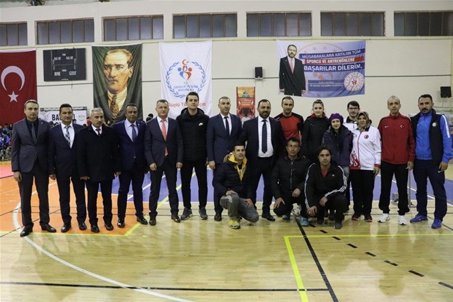 Gençlik ve Spor Bakan Yardımcısı ile Kredi ve Yurtlar Kurumu Genel Müdür 91