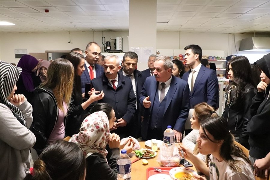 Gençlik ve Spor Bakan Yardımcısı ile Kredi ve Yurtlar Kurumu Genel Müdür 92