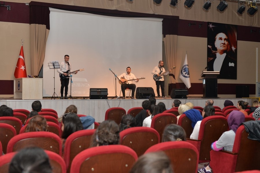 KMÜ Öğrencileri Mehmet Akif Ersoy'u Andı 8