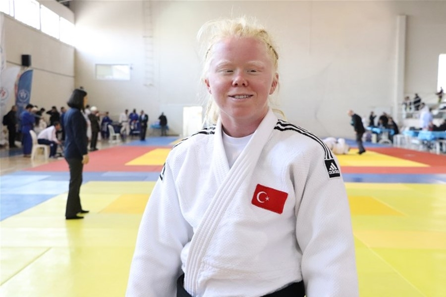 Karamanlı Cahide Eke Japonya'da Bronz Madalyanın Sahibi 3