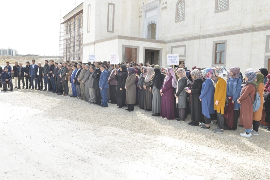 Karaman'da Öğrenciler Ezana Sahip Çıktı 4