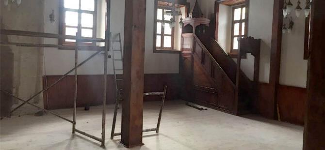 Karaman'ın Tarihi Demirciler Camii'nde Tamir ve Tadilat Çalışmaları Sürü 1