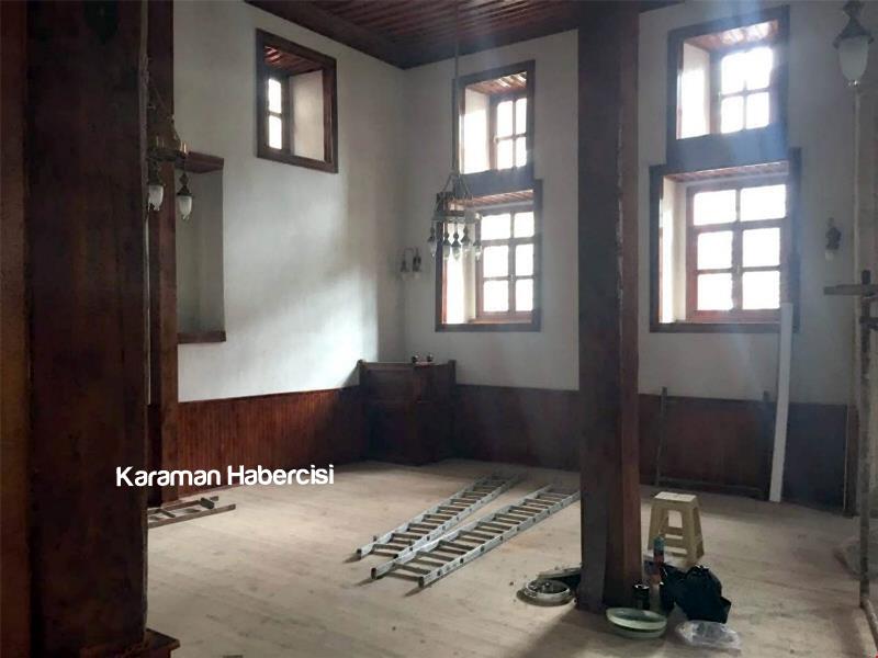 Karaman'ın Tarihi Demirciler Camii'nde Tamir ve Tadilat Çalışmaları Sürü 2
