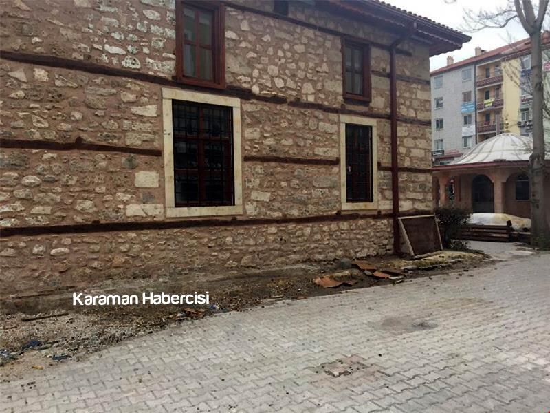 Karaman'ın Tarihi Demirciler Camii'nde Tamir ve Tadilat Çalışmaları Sürü 7
