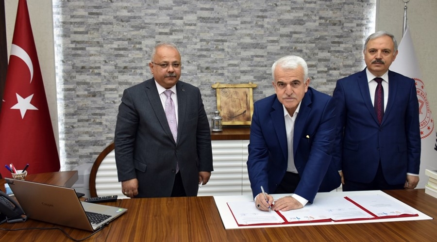 Karaman'da "Hayata Bizimle Tutun" Projesinin İmzaları Atıldı 2