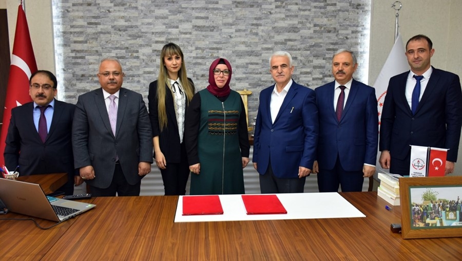 Karaman'da "Hayata Bizimle Tutun" Projesinin İmzaları Atıldı 6