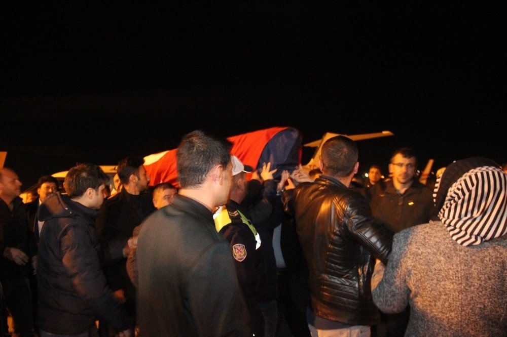 Polonya’da Öldürülen Furkan’ın Cenazesi Konya’ya Getirildi 6