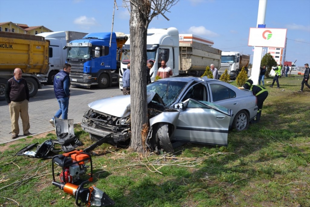 Aksaray'da Trafik Kazası: 2 Yaralı 4