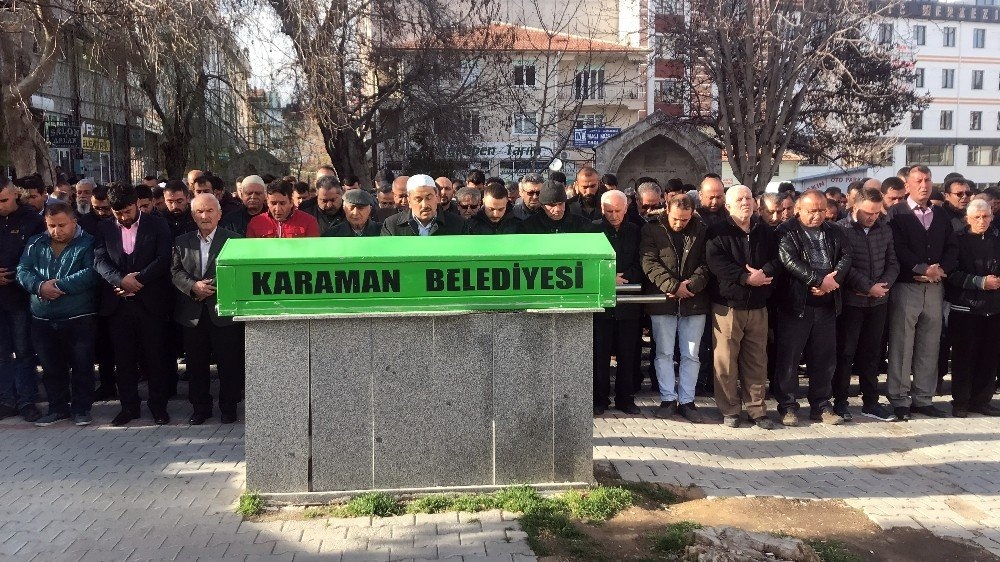 Niğde’de Trafik Kazasında Ölen 2 Kişi Karaman'da Toprağa Verildi 1