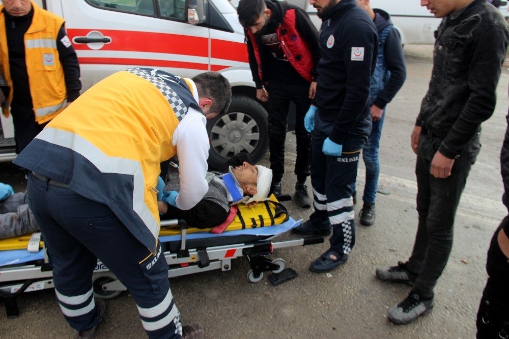 Konya’da İşçi Servisi İle Kamyon Çarpıştı: 10 Yaralı 1