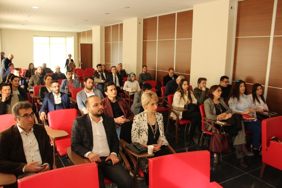 Karaman'da Dijital Dönüşüm, E-Ticaret ve E-İhracat Eğitimi'ne Yoğun İlgi 21