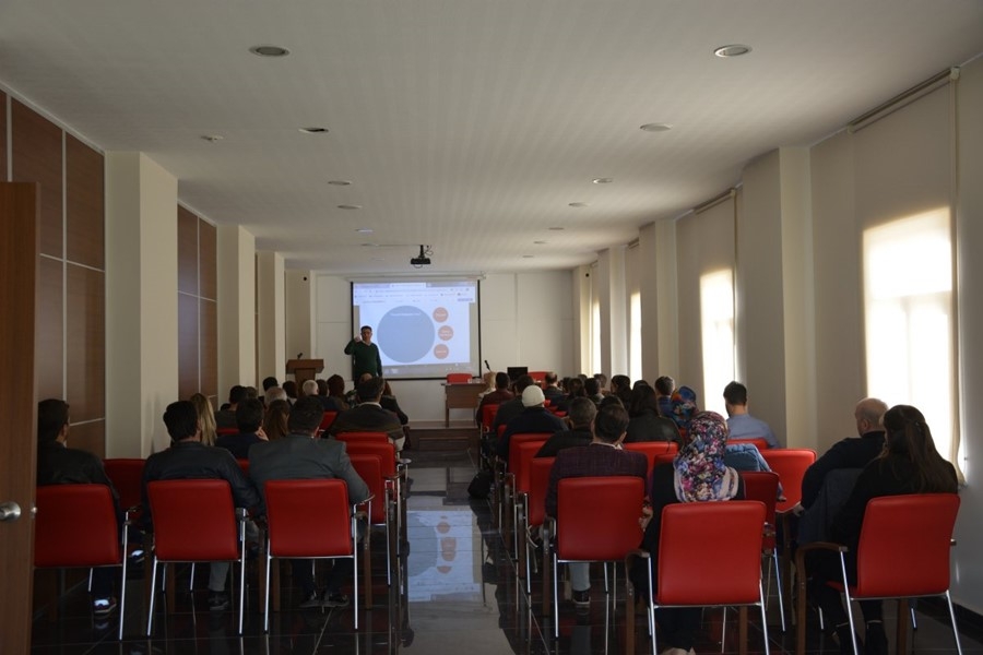 Karaman'da Dijital Dönüşüm, E-Ticaret ve E-İhracat Eğitimi'ne Yoğun İlgi 25