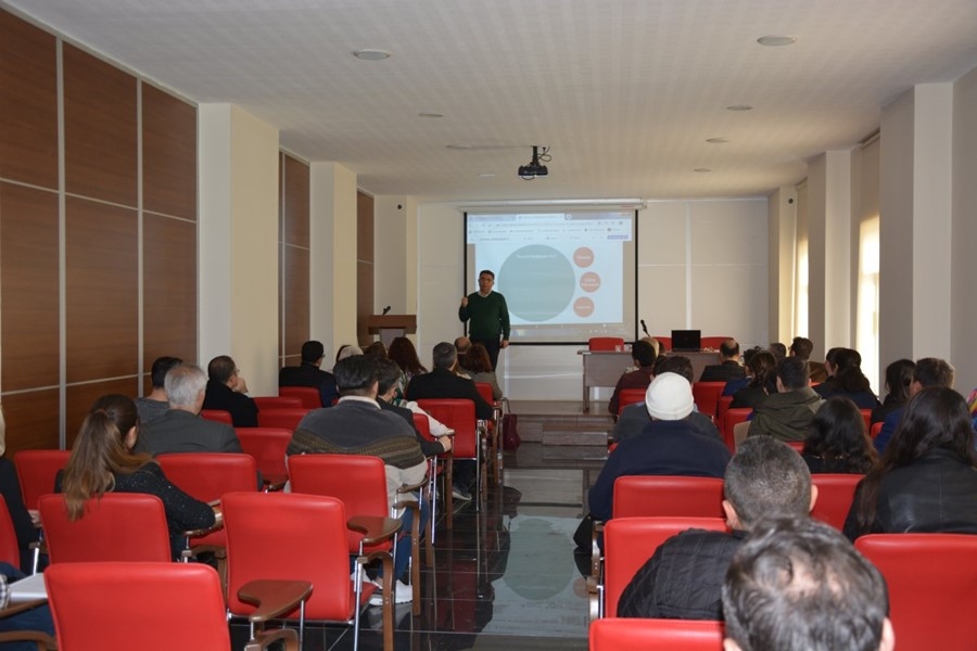 Karaman'da Dijital Dönüşüm, E-Ticaret ve E-İhracat Eğitimi'ne Yoğun İlgi 30