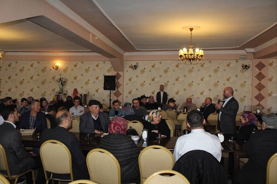 AK Parti Belediye Başkan Adayı Sami Şahin Şehit Aileleri Bir Arada 1