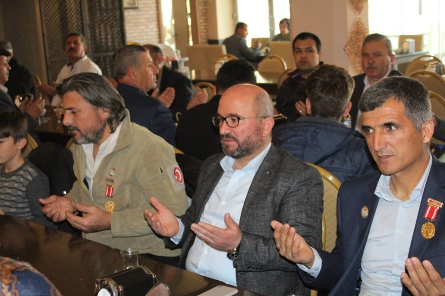 AK Parti Belediye Başkan Adayı Sami Şahin Şehit Aileleri Bir Arada 2