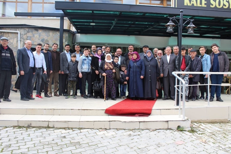 AK Parti Belediye Başkan Adayı Sami Şahin Şehit Aileleri Bir Arada 3