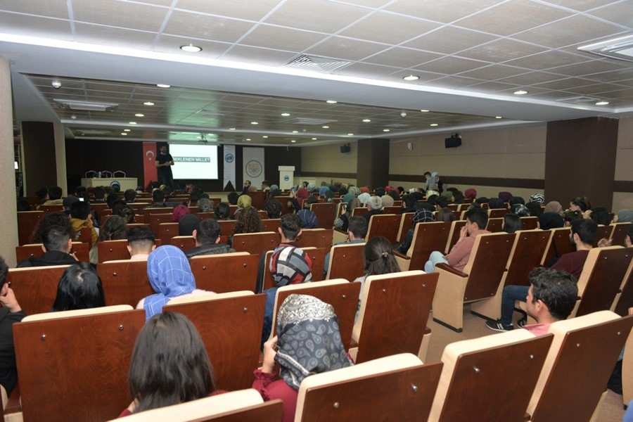 KMÜ'de Tuğrul Selmanoğlu Söyleşisi 3