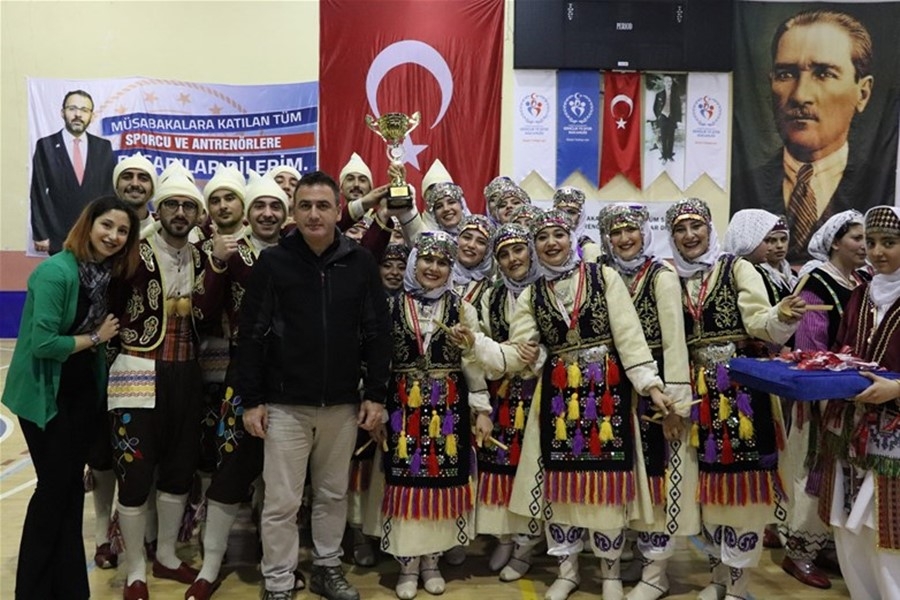 Karaman Halk Oyunları Yarışmaları İle Şenlendi 40