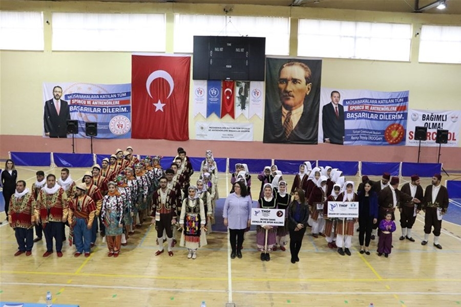 Karaman Halk Oyunları Yarışmaları İle Şenlendi 5