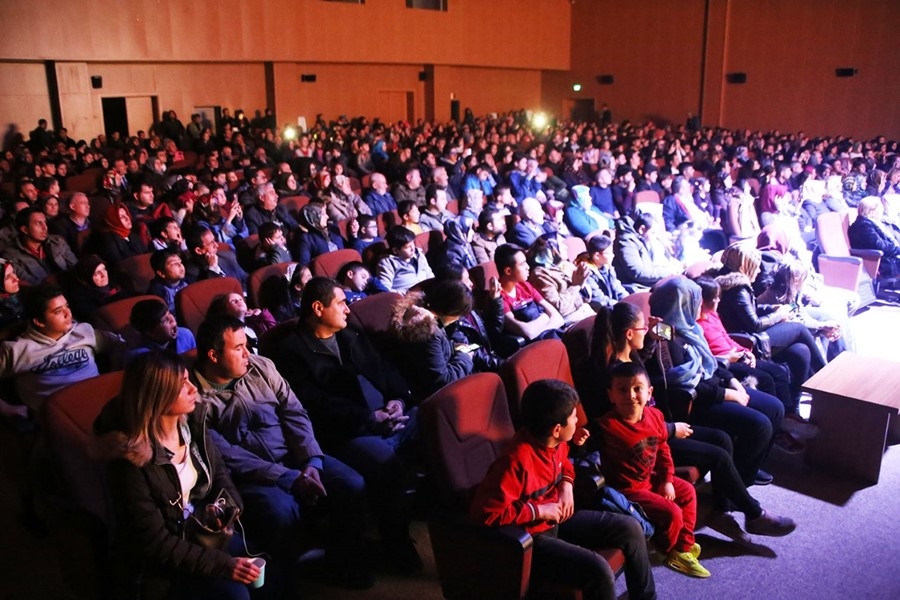 "Son Siper Çanakkale"Tiyatrosu Karaman'da Beğeniyle İzlendi 12