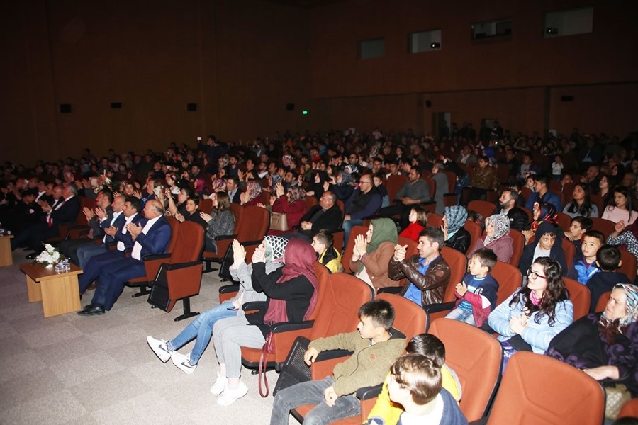 "Son Siper Çanakkale"Tiyatrosu Karaman'da Beğeniyle İzlendi 13