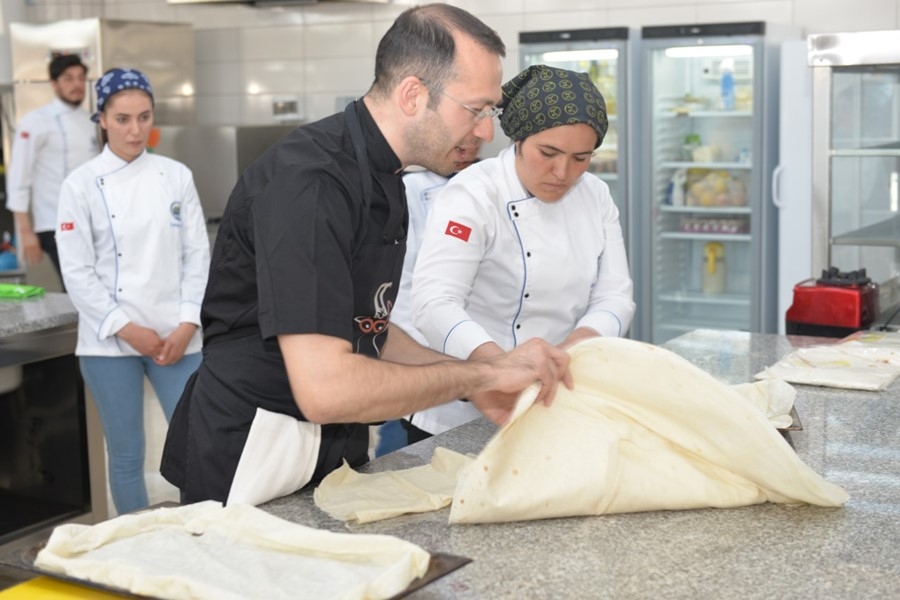 KMÜ'de Osmanlı Mutfağına Özgü Yemekler Yapıldı 3