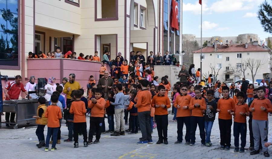 Karaman Kale İlkokulunda Şehitler İçin Lokma Dağıtıldı 14