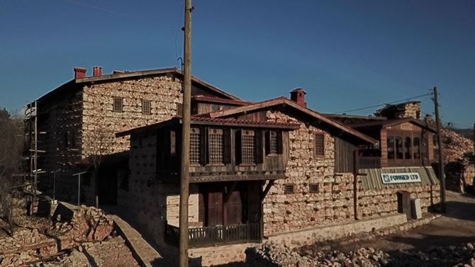 Tarihi Düğmeli Evler Tarihe Meydan Okuyor 4